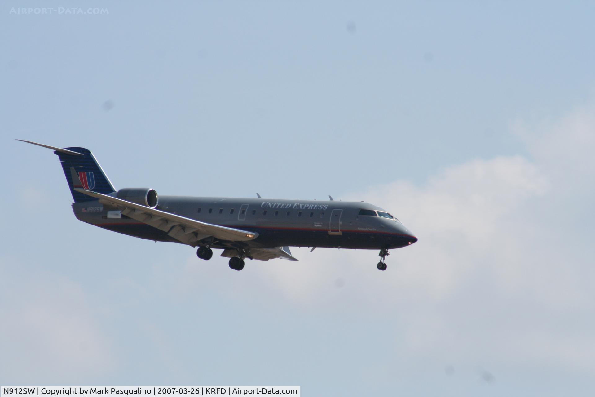 N912SW, 2001 Bombardier CRJ-200LR (CL-600-2B19) C/N 7595, CL-600-2B19