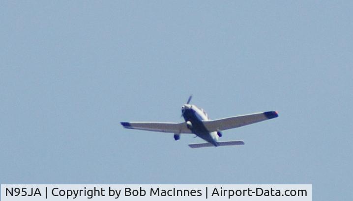 N95JA, 1998 Cessna 172R C/N 17280633, Flying over Redding