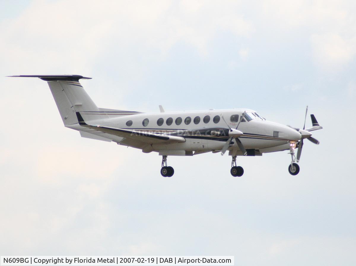 N609BG, Raytheon Aircraft Company B300 C/N FL-468, B350