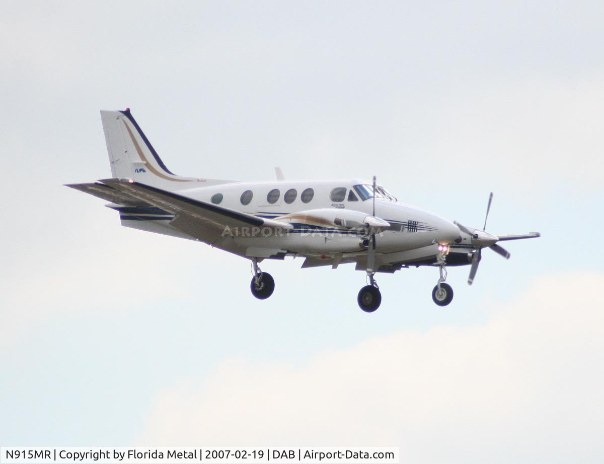 N915MR, 2001 Raytheon Aircraft Company C90A C/N LJ-1637, C-90