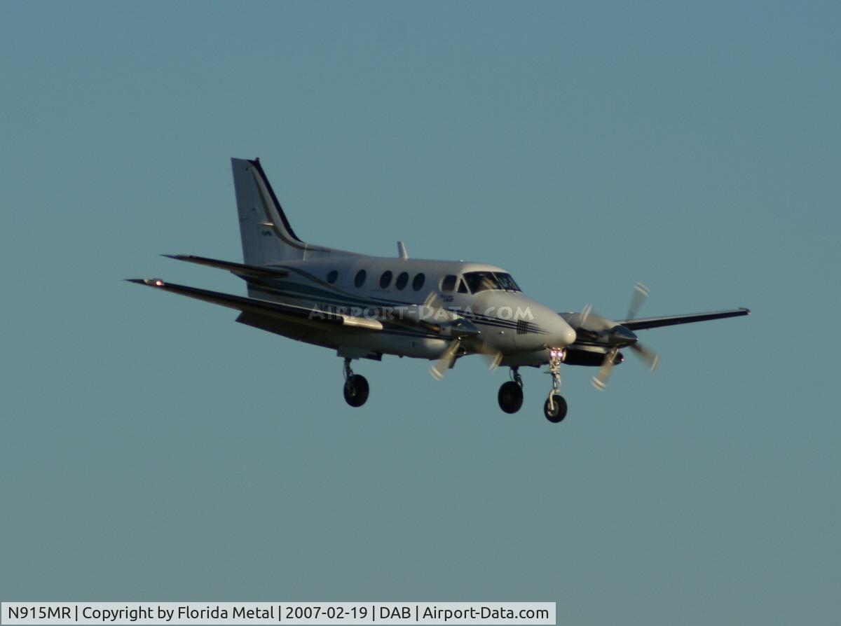 N915MR, 2001 Raytheon Aircraft Company C90A C/N LJ-1637, C90