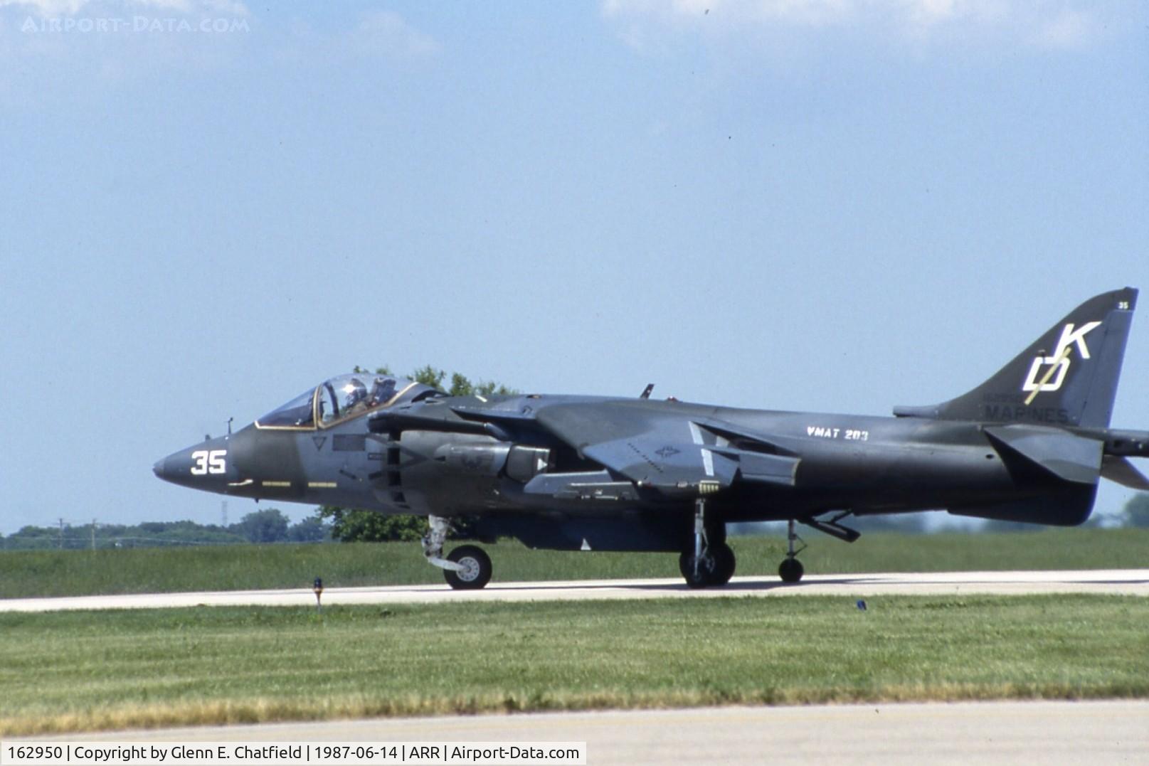 162950, McDonnell Douglas AV-8B Harrier II C/N 512078/72, AV-8B in position runway 27