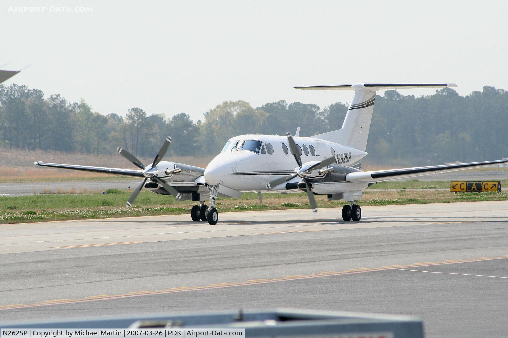 N262SP, 1984 Beech 300 Super King Air C/N FA-33, Taxing to Runway 20L