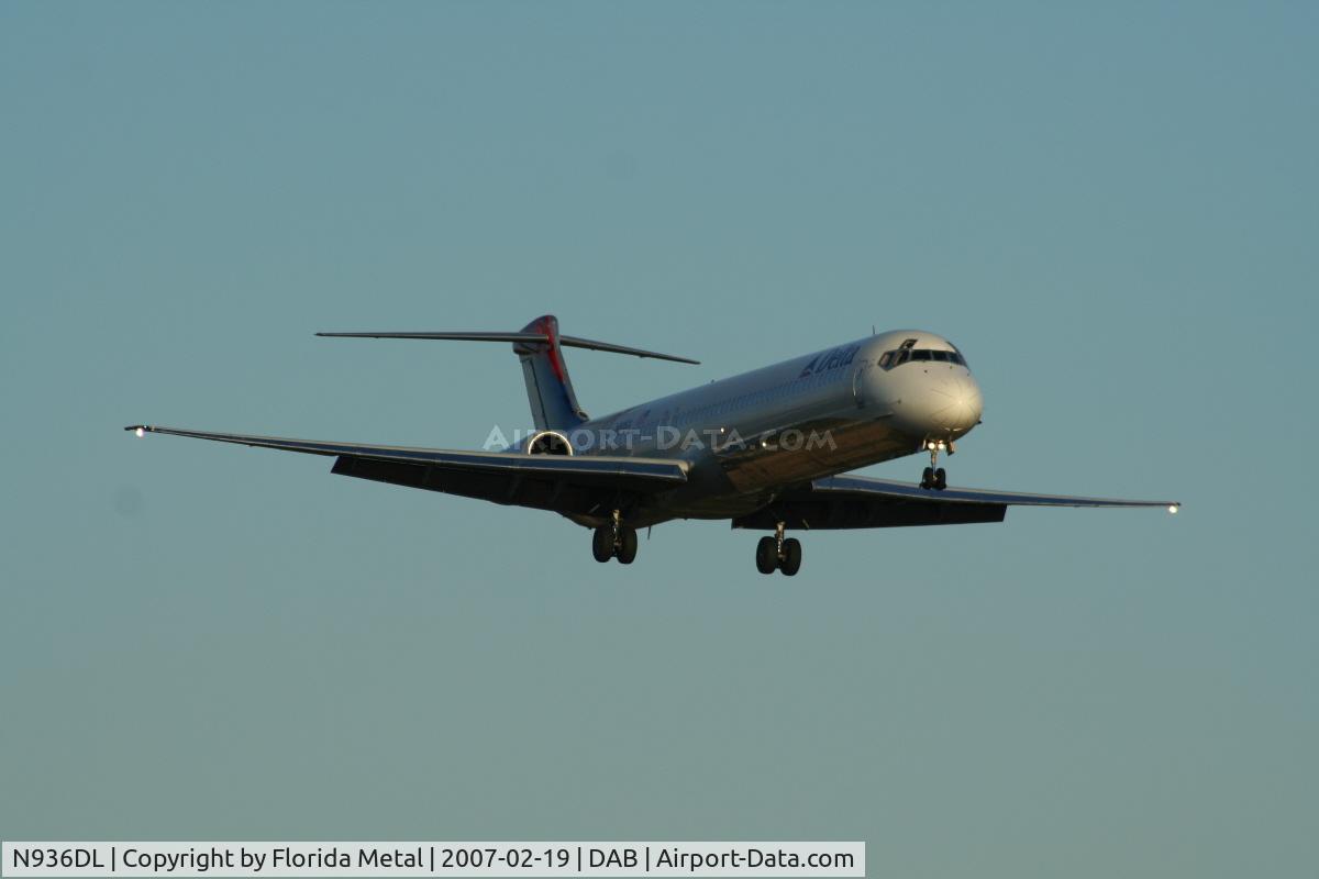 N936DL, 1989 McDonnell Douglas MD-88 C/N 49723, Delta