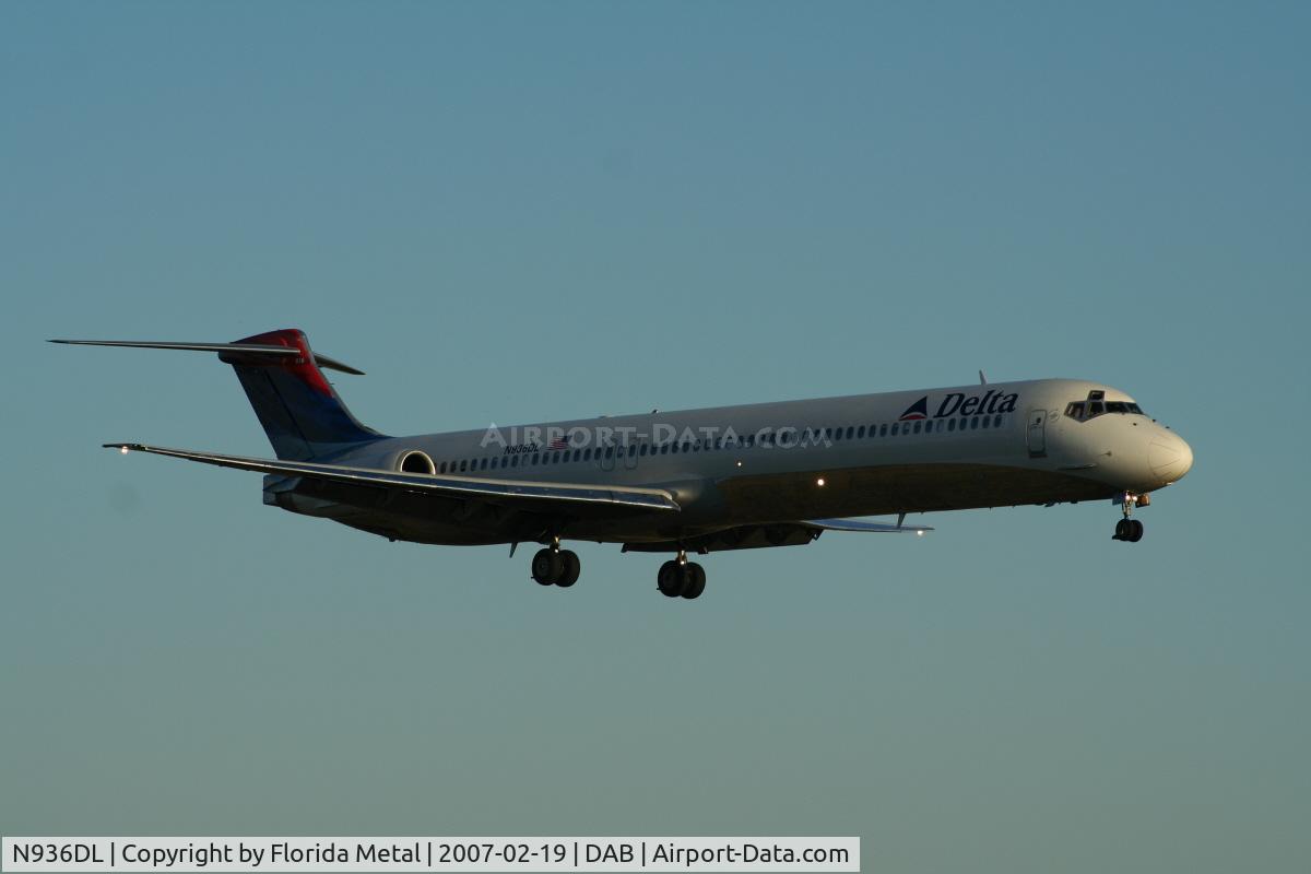 N936DL, 1989 McDonnell Douglas MD-88 C/N 49723, Delta