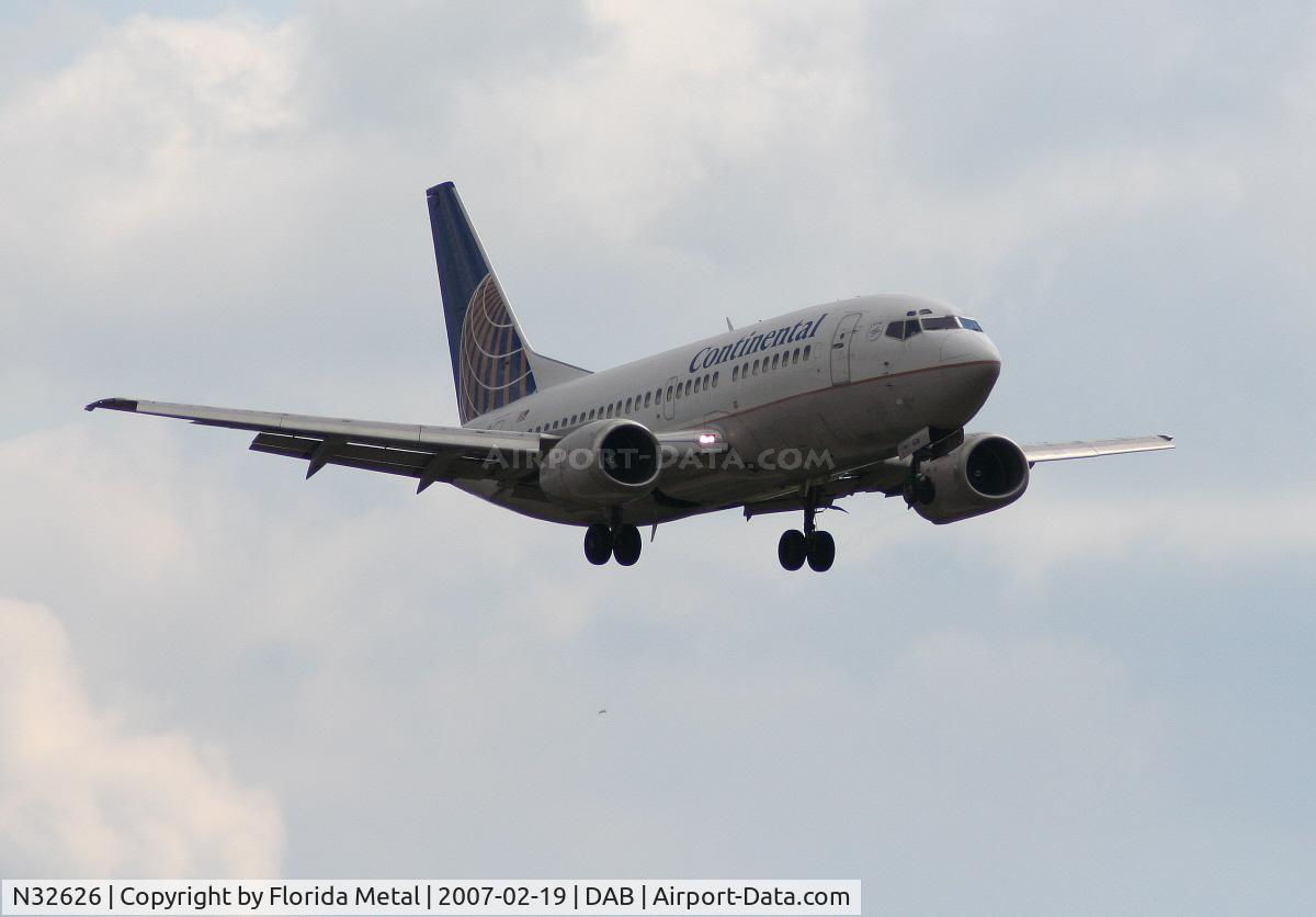 N32626, 1995 Boeing 737-524 C/N 27530, Continental