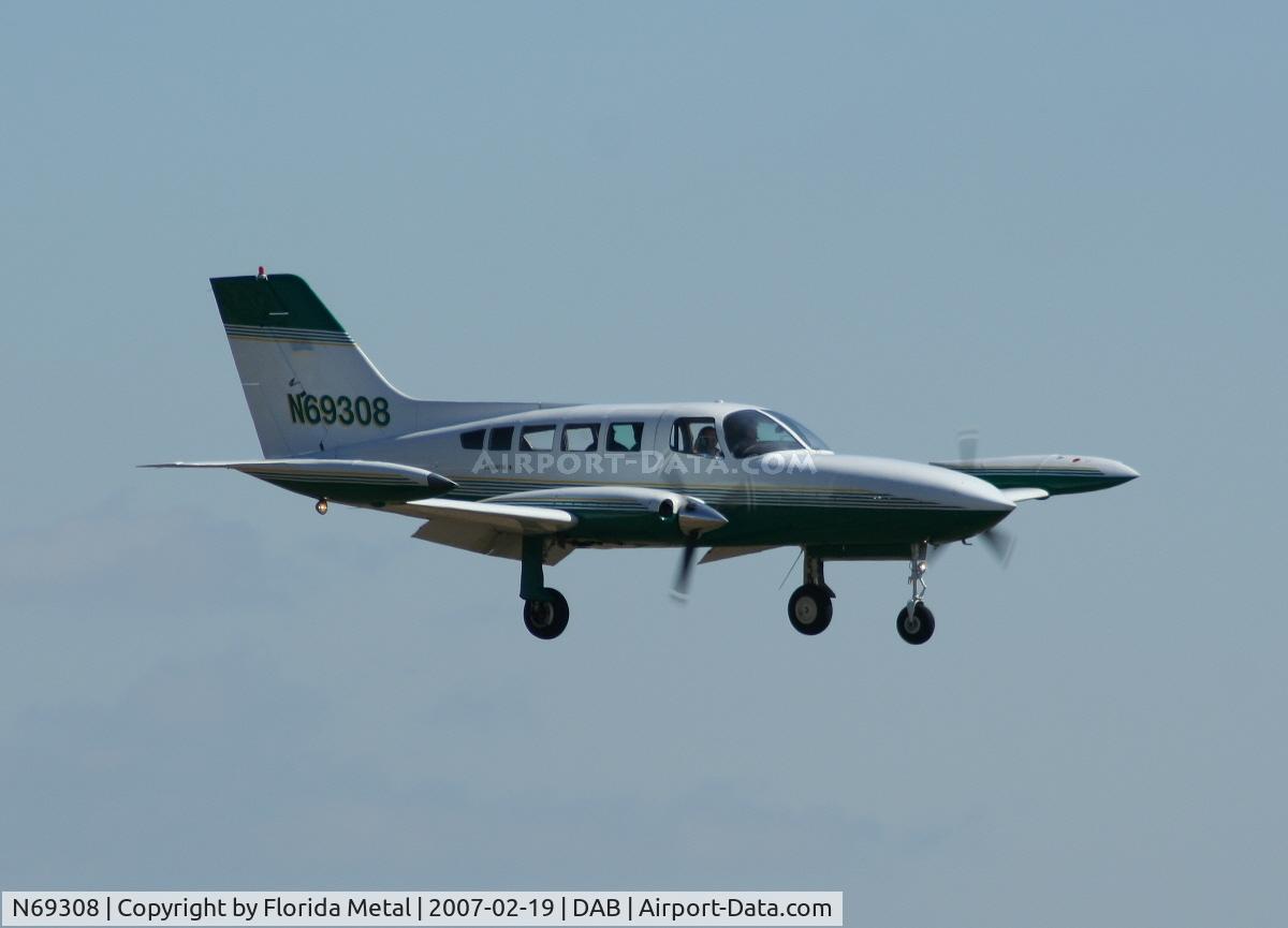 N69308, 1973 Cessna 402B C/N 402B0426, C402