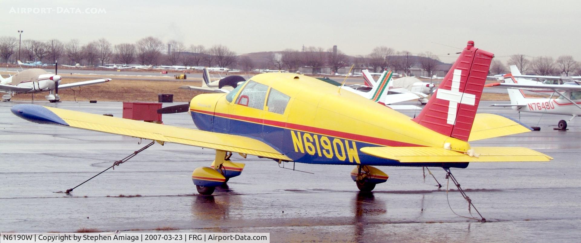 N6190W, 1964 Piper PA-28-140 C/N 28-20217, Cherokee on the Echo Ramp