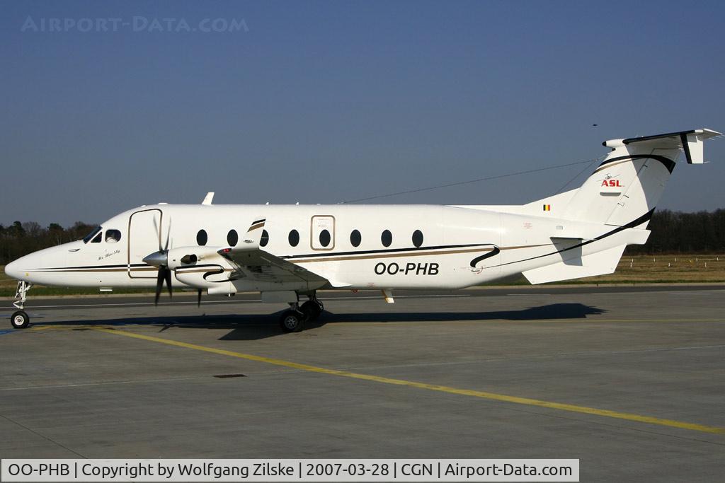OO-PHB, 1994 Beech 1900D C/N UE-106, visitor