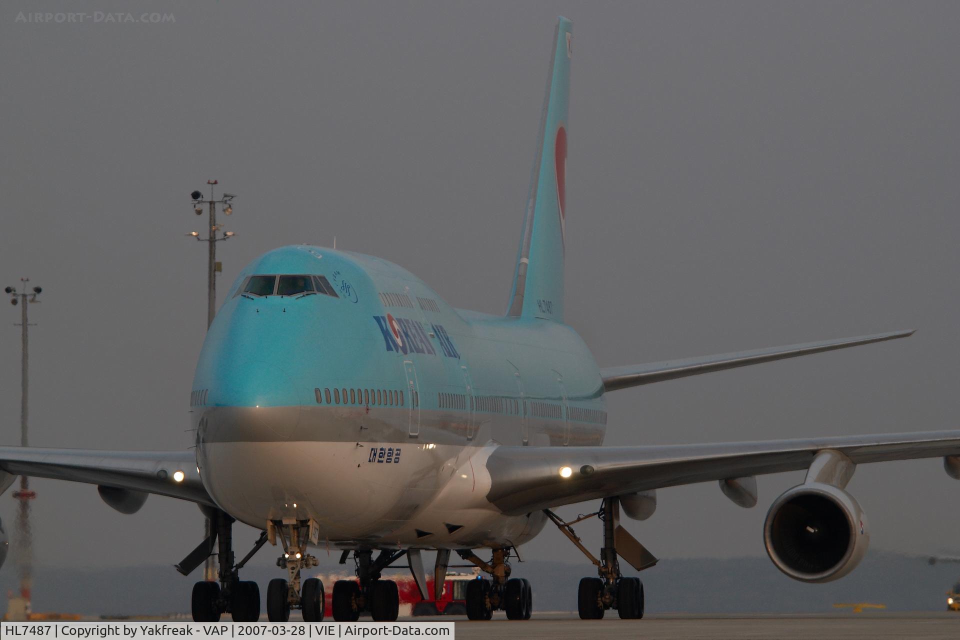 HL7487, 1992 Boeing 747-4B5 C/N 26393, Korean Air Boeing 747-400