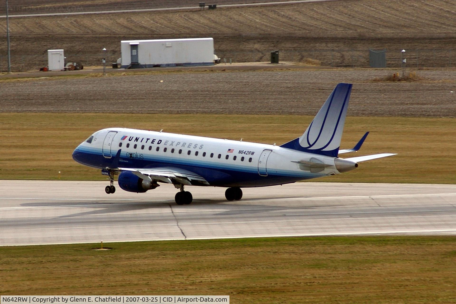 N642RW, 2004 Embraer 170SE (ERJ-170-100SE) C/N 17000063, Taking off runway 13