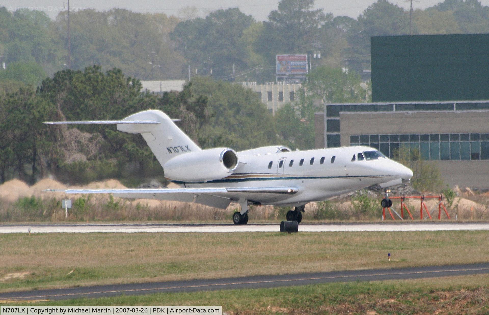 N707LX, 1999 Cessna 750 Citation X Citation X C/N 750-0078, Landing Runway 20L