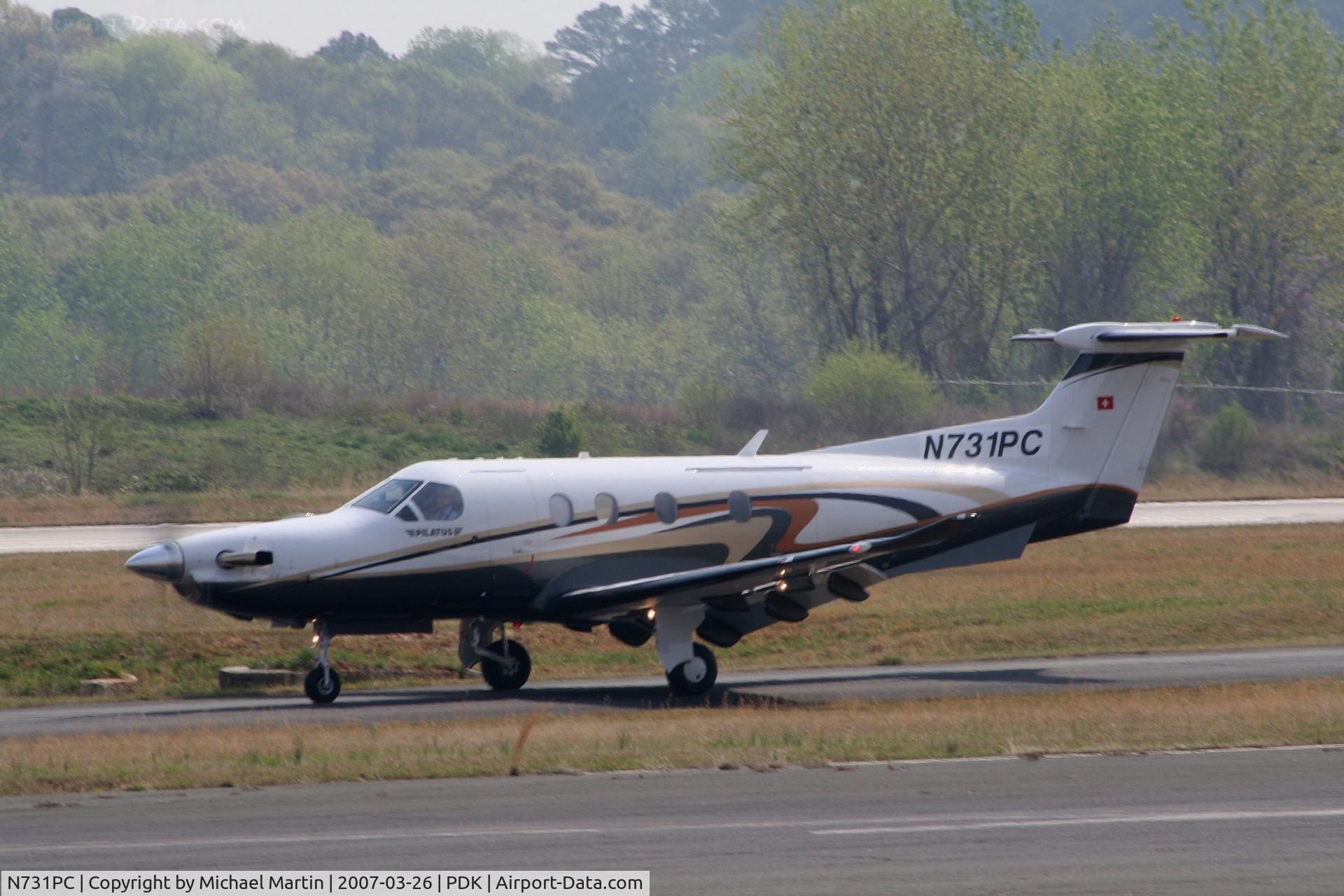 N731PC, 2006 Pilatus PC-12/47 C/N 731, Taxing to Epps Air Service
