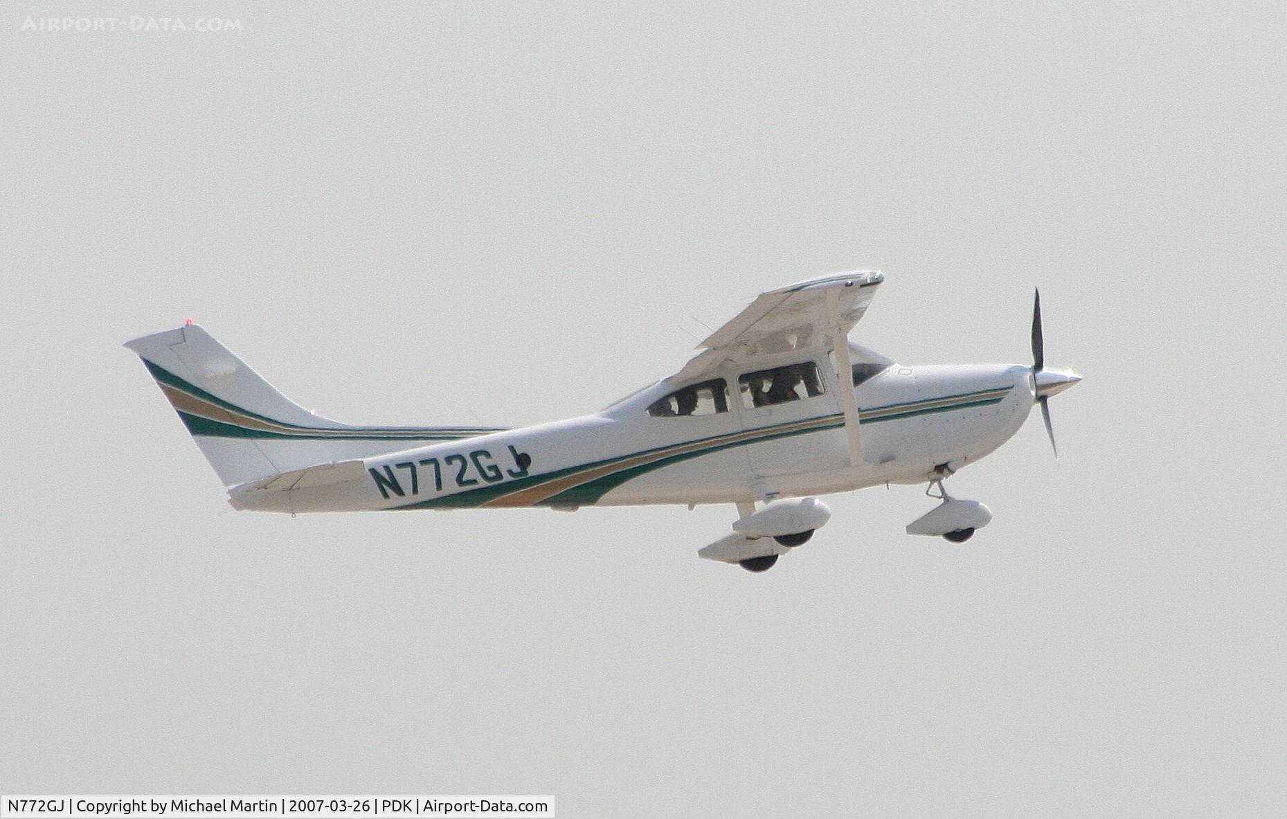 N772GJ, 2006 Cessna 182T Skylane C/N 18281843, Departing PDK enroute home