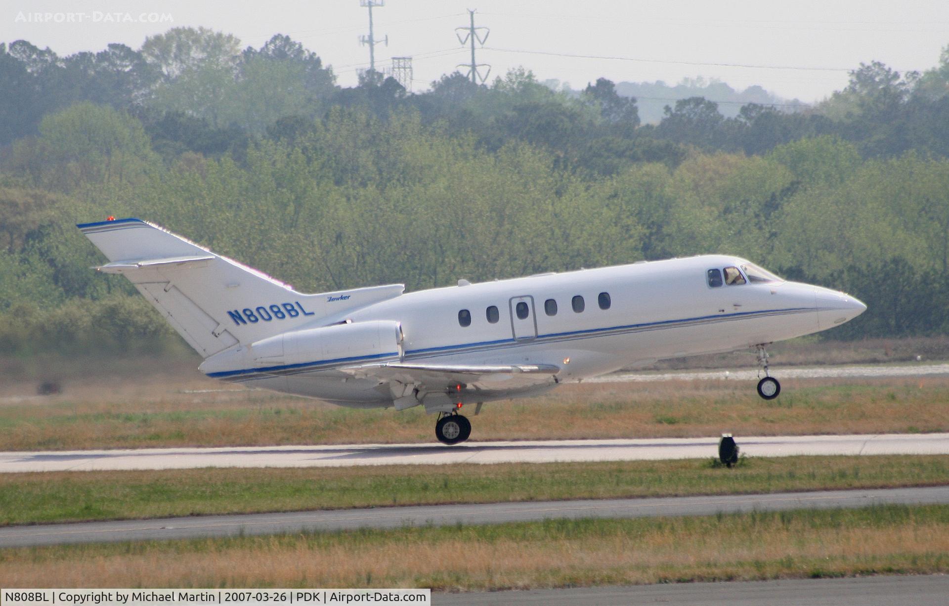 N808BL, 2003 Raytheon Hawker 800XP C/N 258634, Taking off from Runway 20L