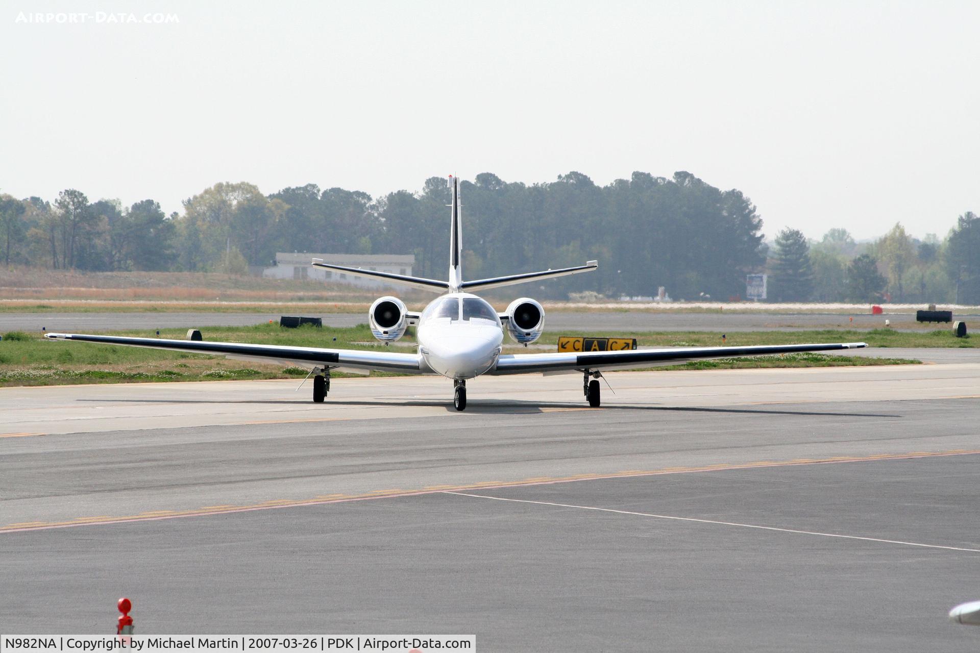 N982NA, 1982 Cessna 550 C/N 550-0345, Head On View