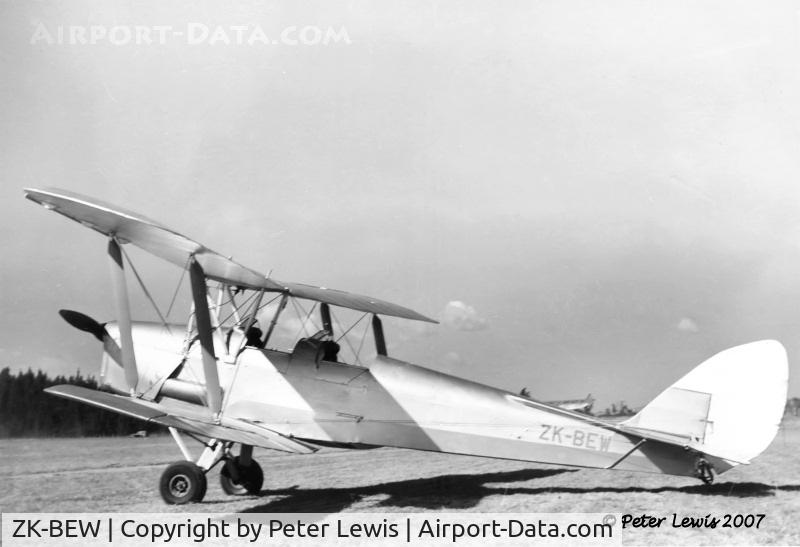ZK-BEW, De Havilland DH-82A Tiger Moth II C/N 84771, DH82A ZK-BEW