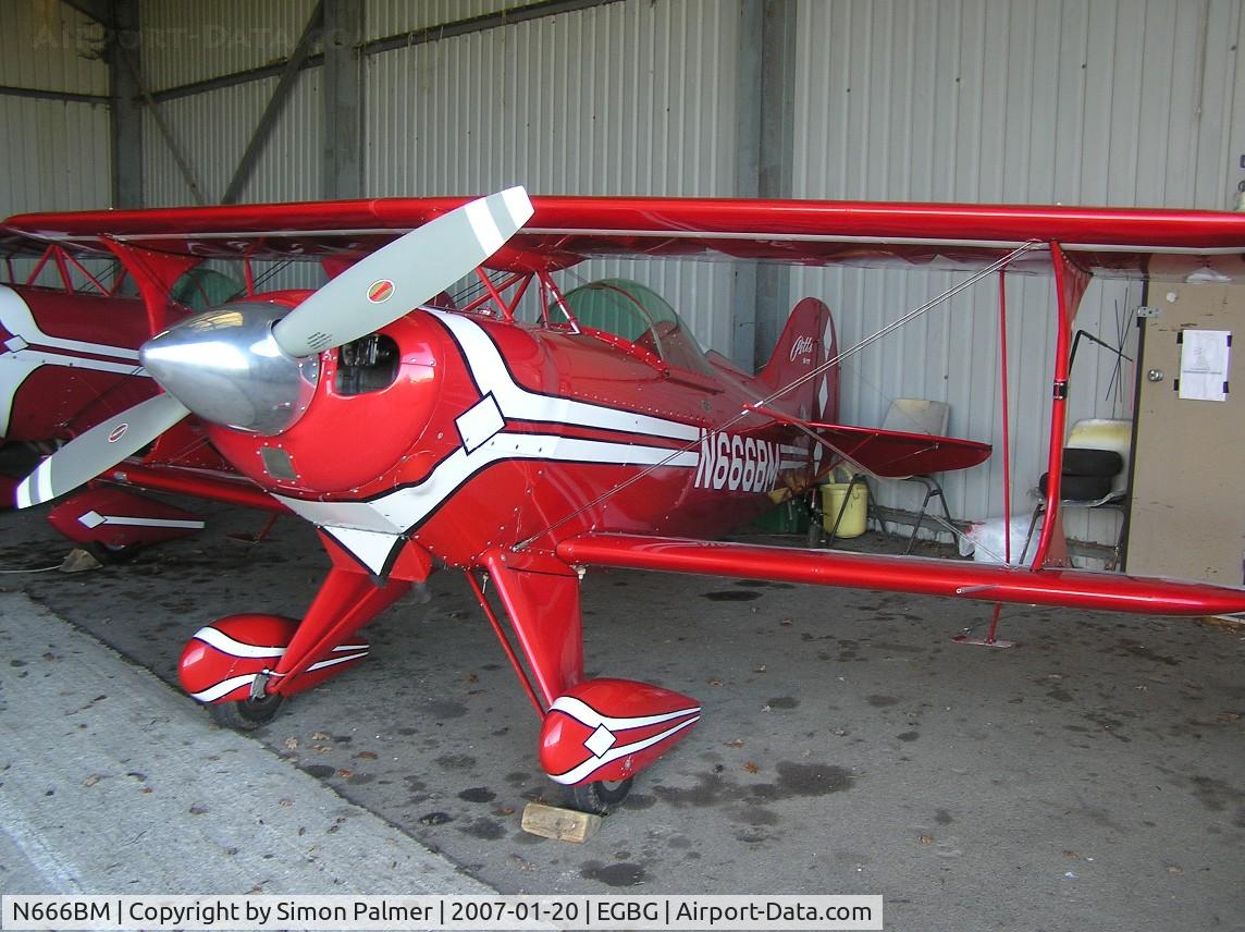 N666BM, 1991 Aviat Pitts S-1T Special C/N 1057, Pitts Special hangared at Leicester