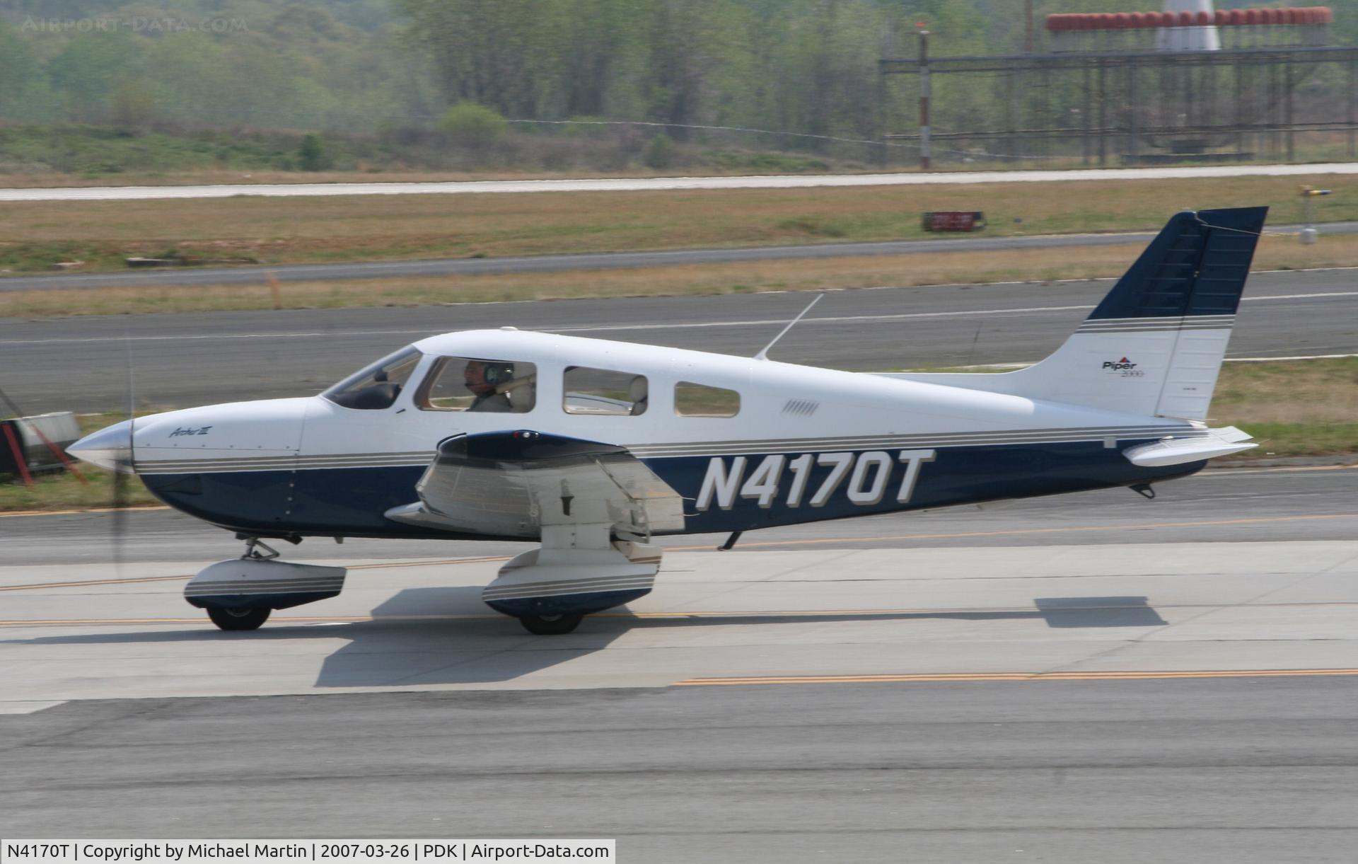 N4170T, 2000 Piper PA-28-181 C/N 2843390, Taxing to Epps Air Service