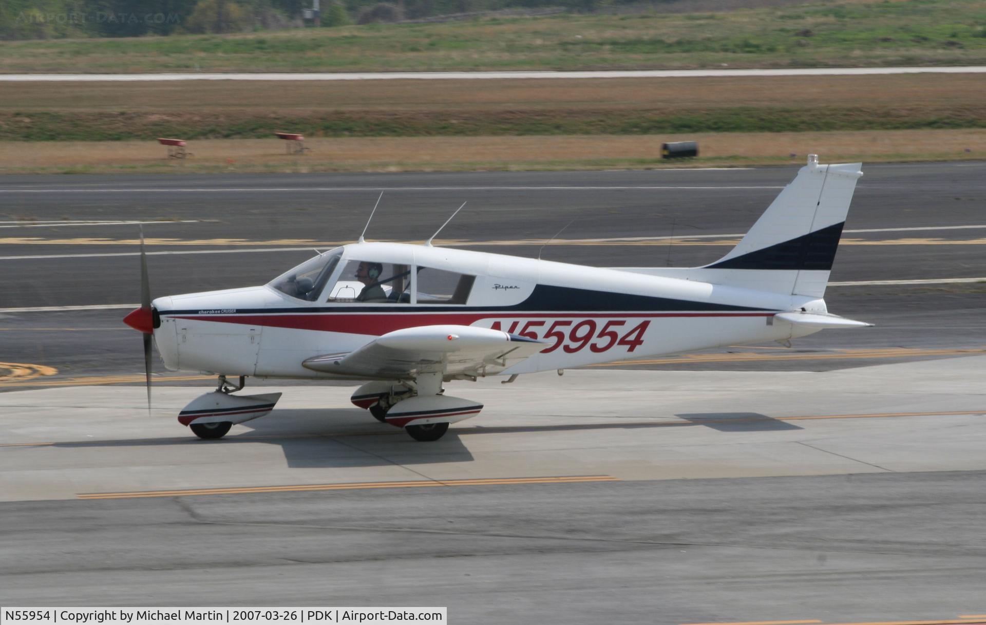 N55954, 1973 Piper PA-28-140 C/N 28-7325539, Taxing to Epps Air Service
