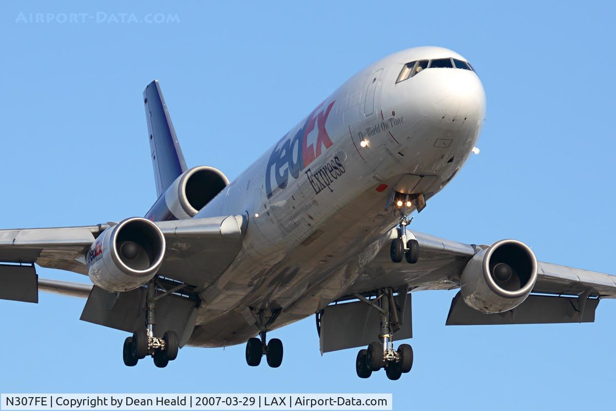 N307FE, 1986 McDonnell Douglas MD-10-30F C/N 48291, FedEx N307FE (FLT FDX3745) from Indianapolis Int'l (KIND) on short-final to RWY 24R.