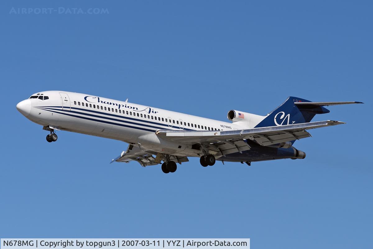 N678MG, 1981 Boeing 727-225 C/N 22555, Short final for RWY23.
