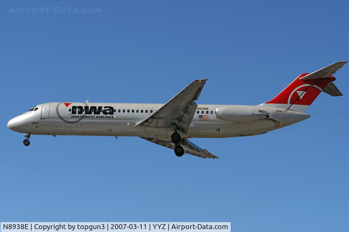 N8938E, 1968 Douglas DC-9-31 C/N 47161, Short final for RWY23.