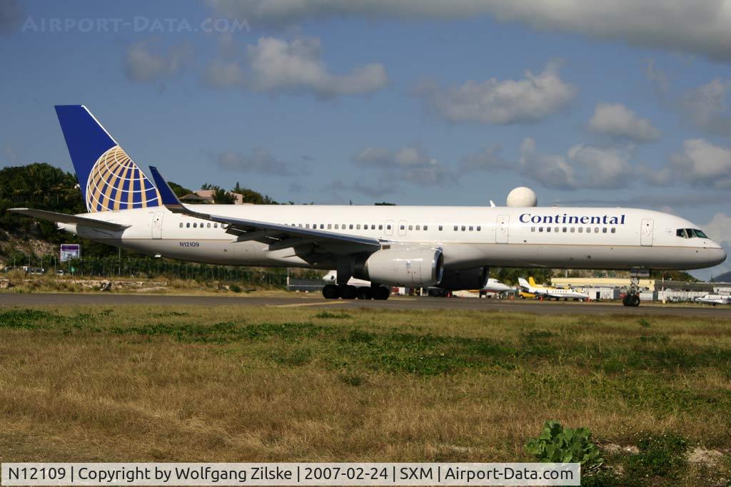 N12109, 1994 Boeing 757-224 C/N 27299, visitor
