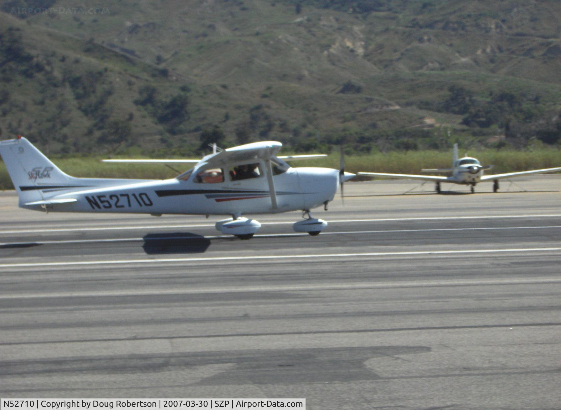 N52710, 2002 Cessna 172S C/N 172S9191, 2002 Cessna 172S SKYHAWK SP, Lycoming IO-360-L2A 180 Hp, takeoff roll Rwy 22