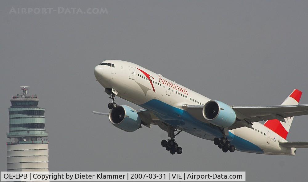 OE-LPB, 1998 Boeing 777-2Z9/ER C/N 28699, Austrian triple seven Sedney