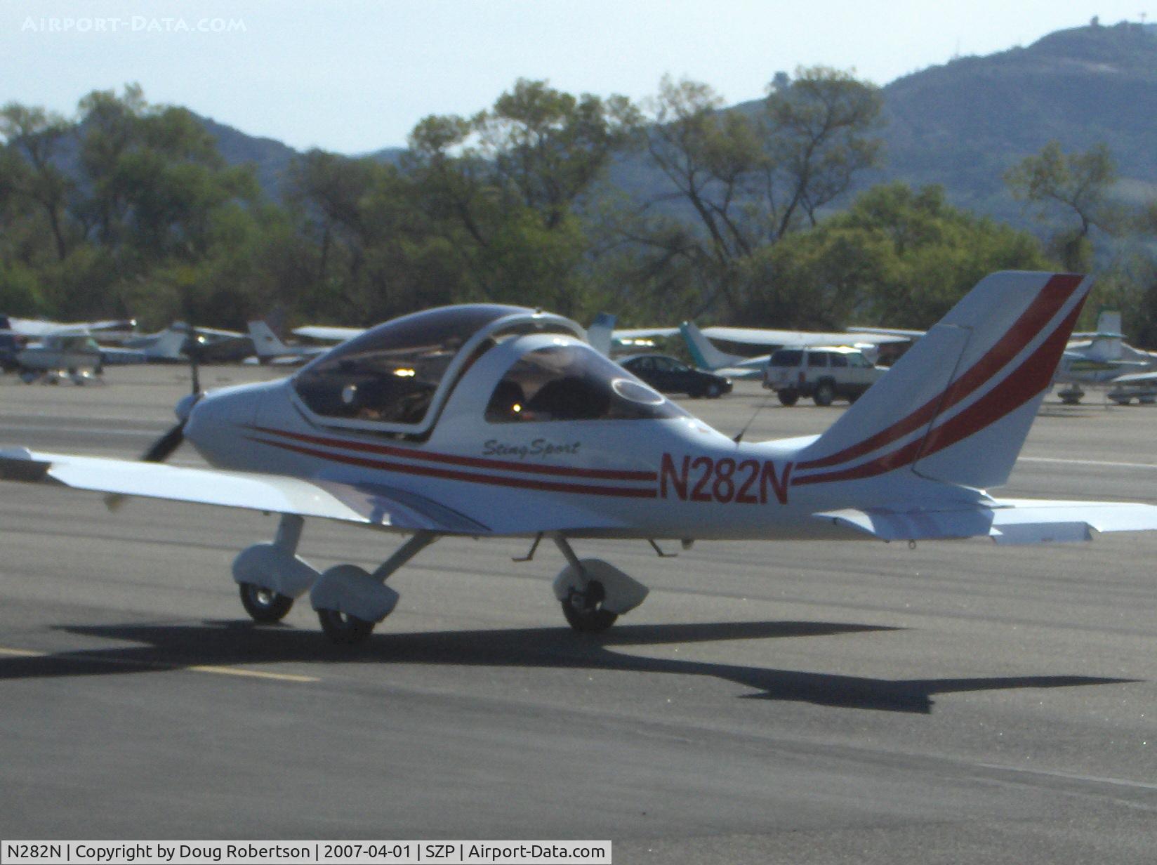 N282N, 2005 TL Ultralight TL-2000 Sting Sport C/N TLUSA120, 2005 TL-Ultralight Sro STINGSPORT, Rotax 912 100Hp, taxi