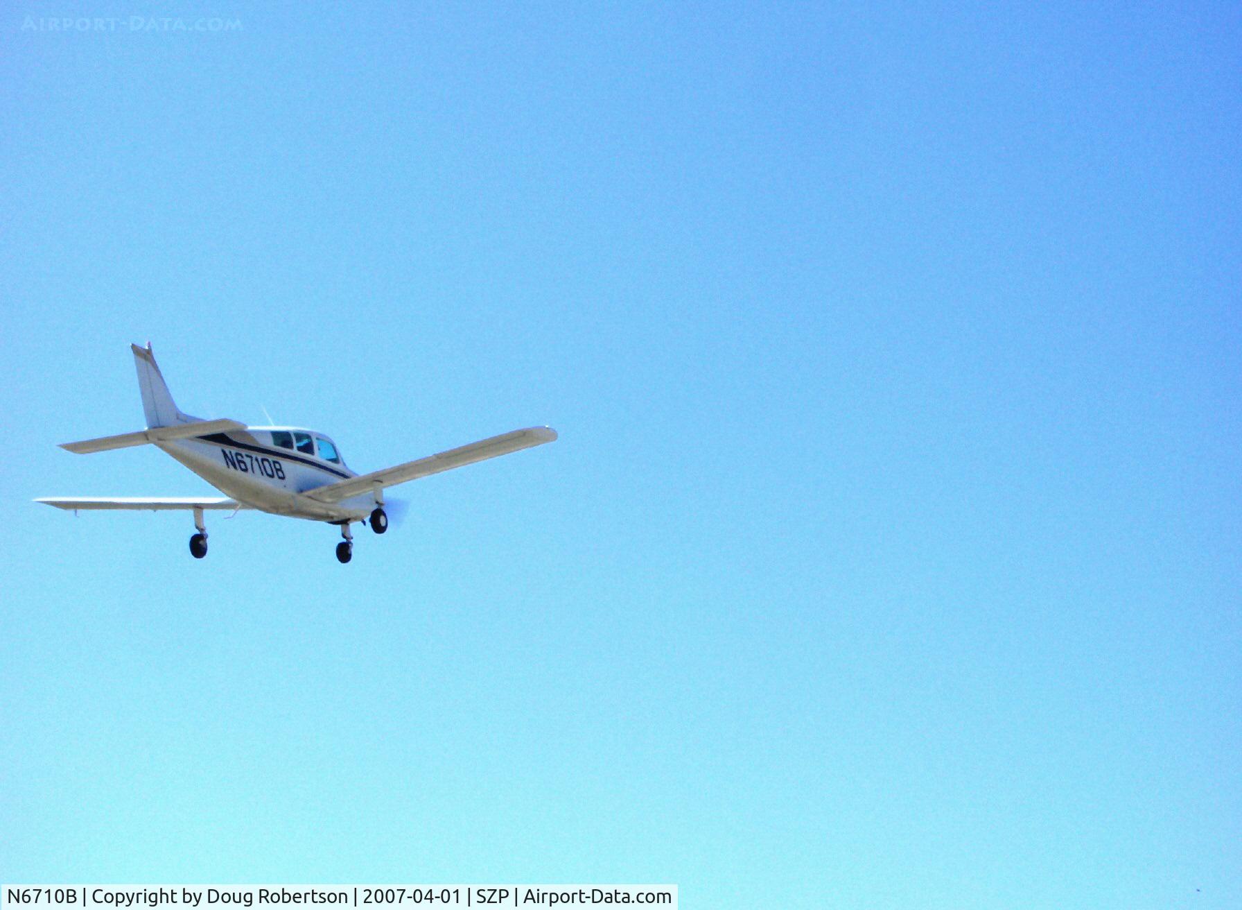 N6710B, 1980 Beech C23 Sundowner 180 C/N M-2246, 1980 Beech C23 SUNDOWNER, Lycoming O&VO-360 180 Hp, takeoff climb Rwy 22