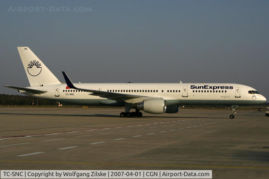TC-SNC, 1994 Boeing 757-2Q8 C/N 26273, visitor