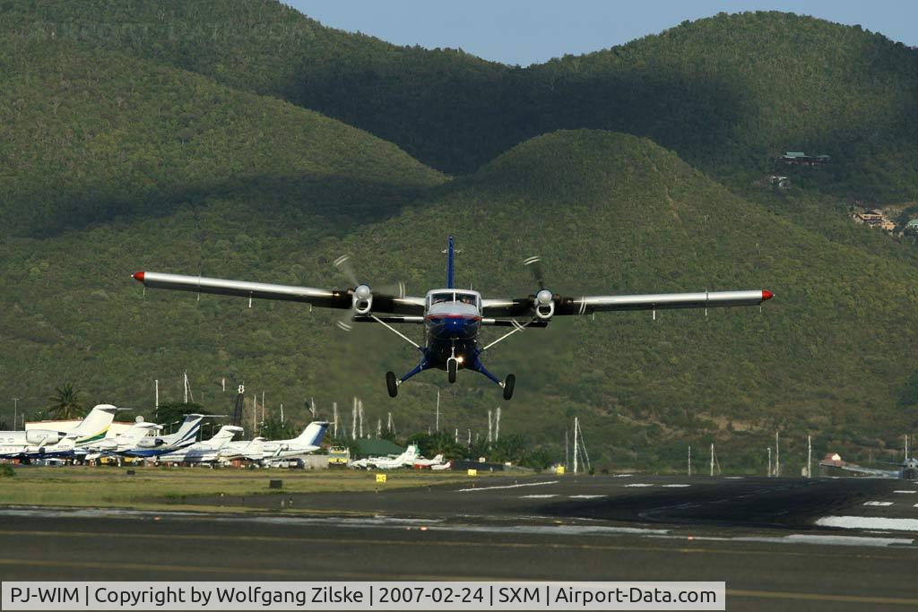 PJ-WIM, De Havilland Canada DHC-6-300 Twin Otter C/N 840, visitor