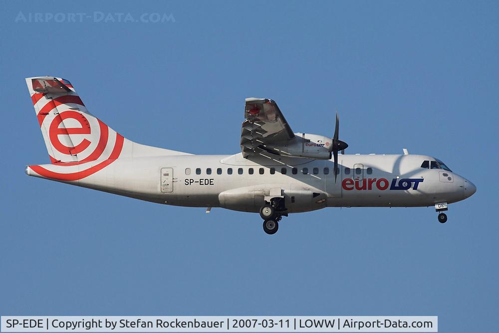 SP-EDE, 1994 ATR 42-500 C/N 443, Prop shadow un fuselage.