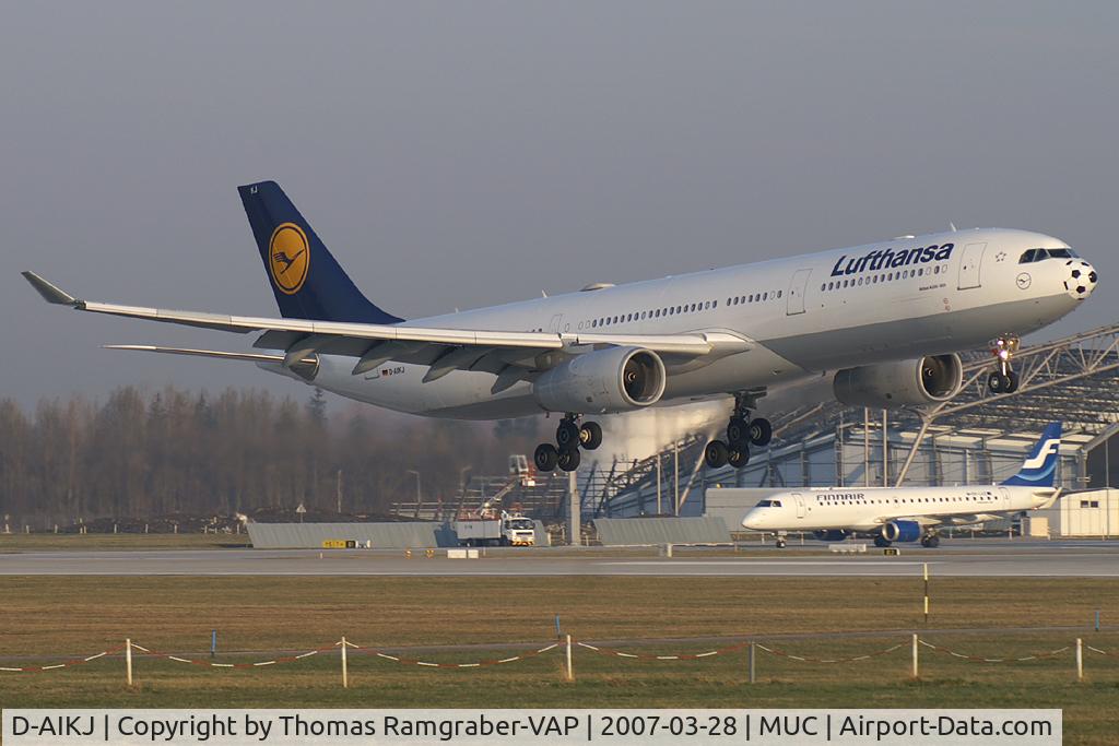 D-AIKJ, 2005 Airbus A330-343X C/N 701, Lufthansa Airbus A330-300