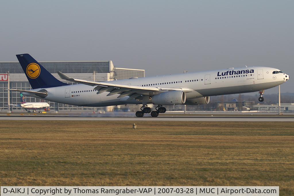 D-AIKJ, 2005 Airbus A330-343X C/N 701, Lufthansa Airbus A330-300