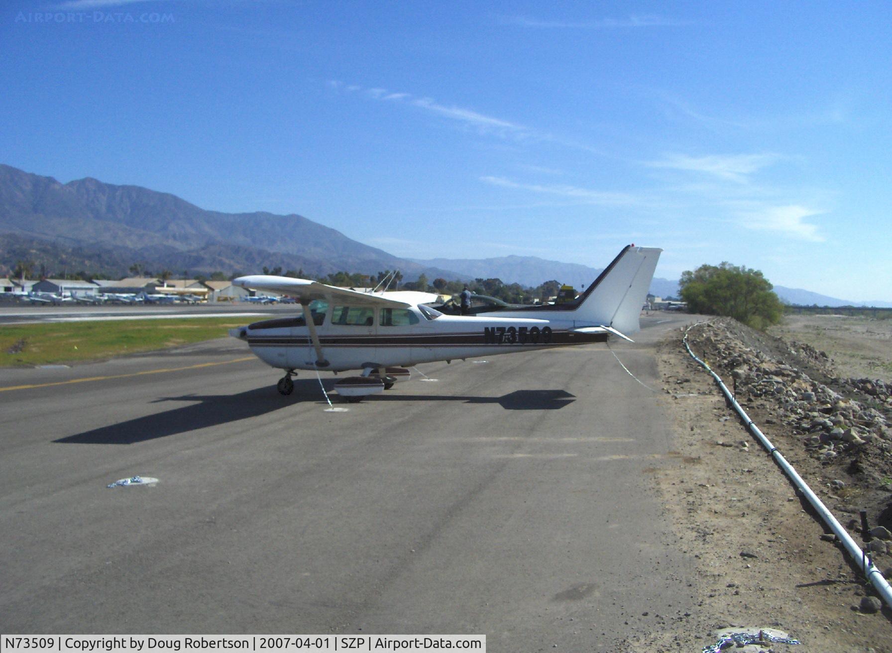 N73509, Cessna 172M C/N 17267518, Cessna 172M, Lycoming O-320-E2D 150 hp, transient parking