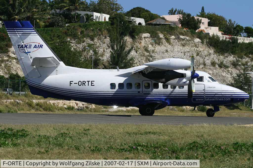 F-ORTE, 1990 Let L-410UVP-E20 Turbolet C/N 902413, visitor