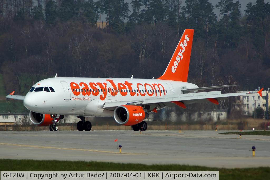 G-EZIW, 2005 Airbus A319-111 C/N 2578, EasyJet