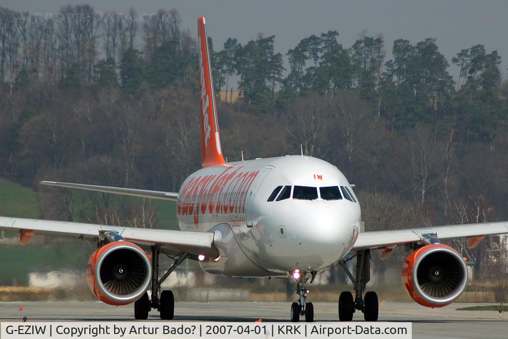 G-EZIW, 2005 Airbus A319-111 C/N 2578, EasyJet