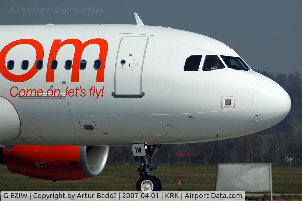 G-EZIW, 2005 Airbus A319-111 C/N 2578, EasyJet