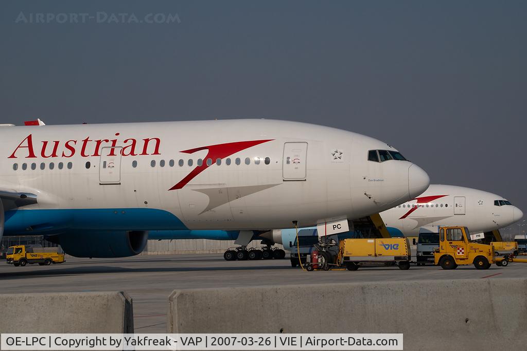 OE-LPC, 2002 Boeing 777-2Z9/ER C/N 29313, Austrian Airlines Boeing 777-200