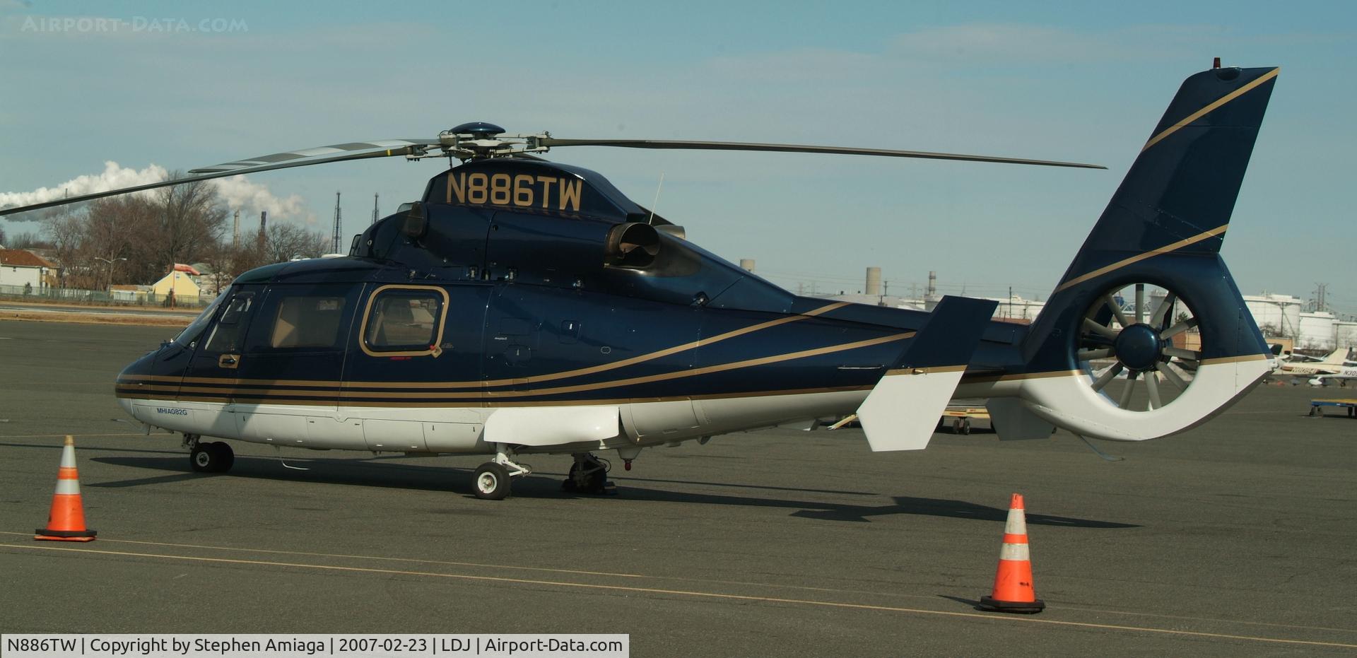 N886TW, 1991 Aerospatiale AS-365N-2 Dauphin C/N 6413, On the Ramp at Linden