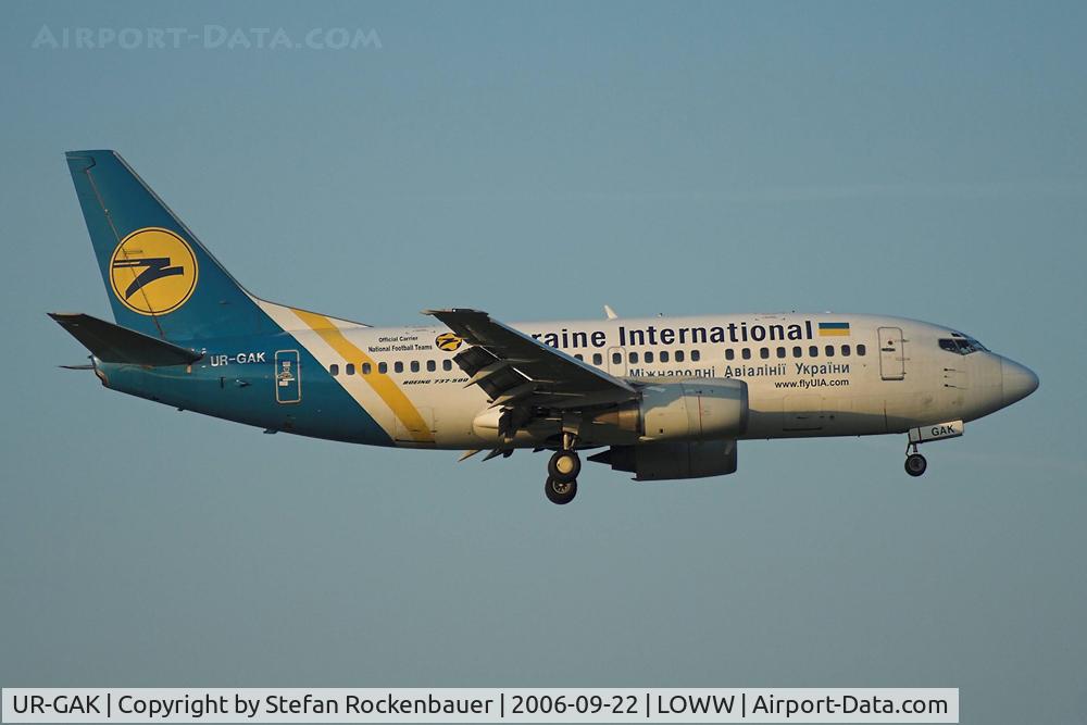 UR-GAK, 1992 Boeing 737-5Y0 C/N 26075, Ukraine International.