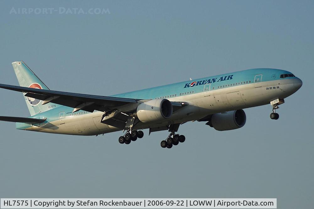 HL7575, 2000 Boeing 777-2B5/ER C/N 28445, Triple 7 from Incheon.