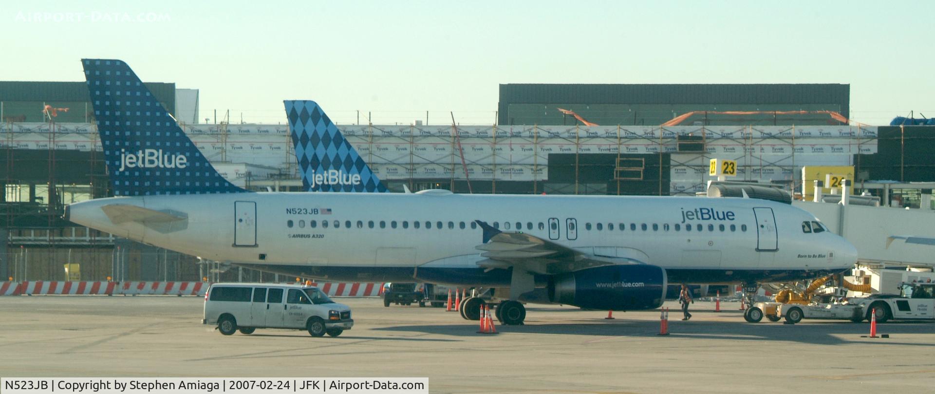 N523JB, 2001 Airbus A320-232 C/N 1506, 