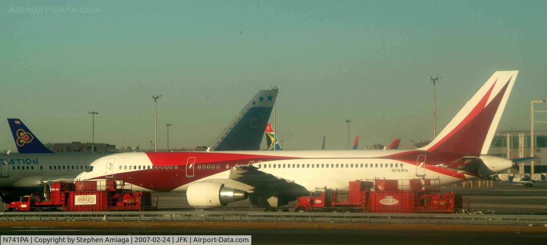 N741PA, 1990 Boeing 757-230 C/N 24737, on the ramp
