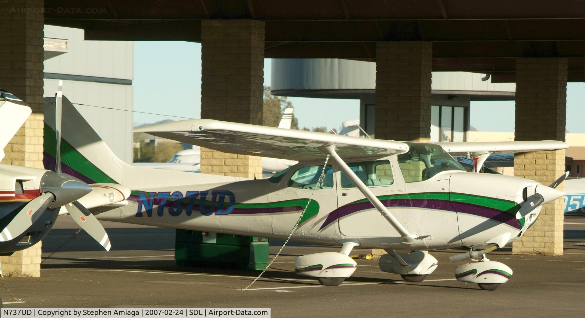 N737UD, 1977 Cessna 172N C/N 17269678, What Great Paint on this Skyhawk...