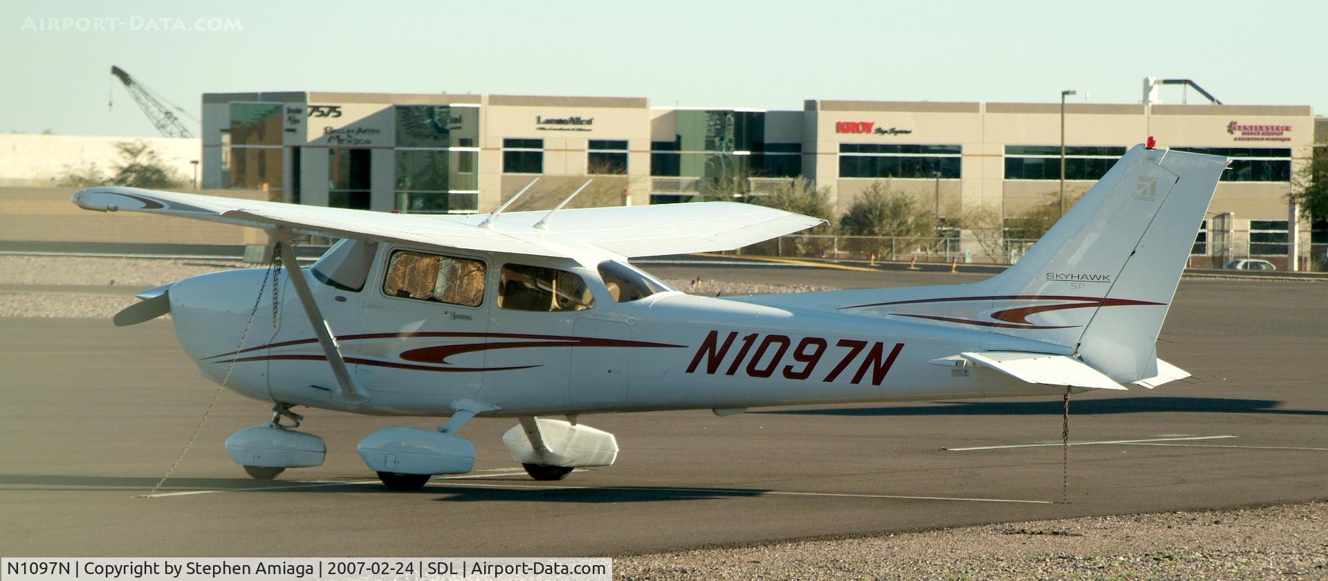 N1097N, 2005 Cessna 172S C/N 172S9821, Beautiful new Skyhawk...